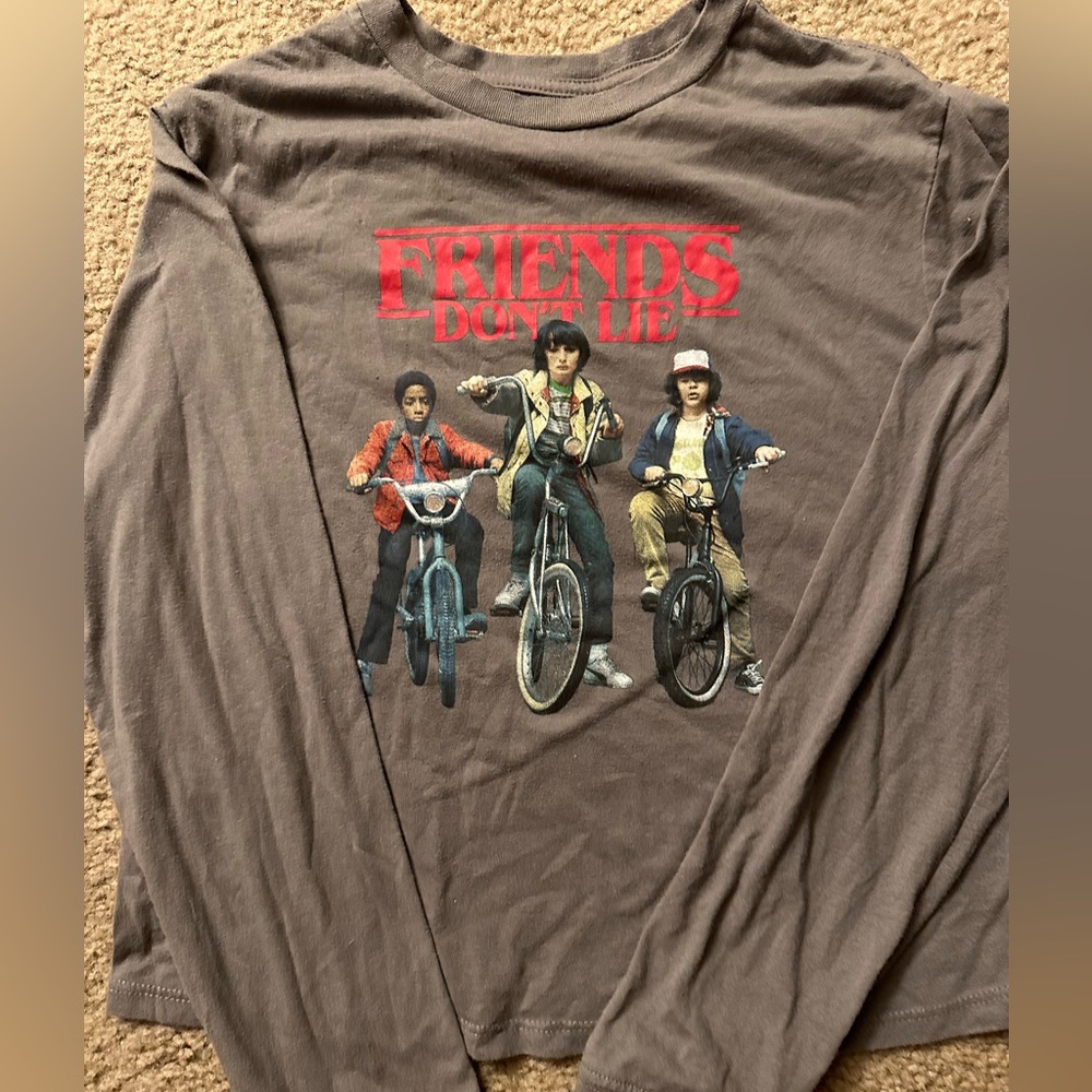 stranger Things long-sleeved T-shirt size S